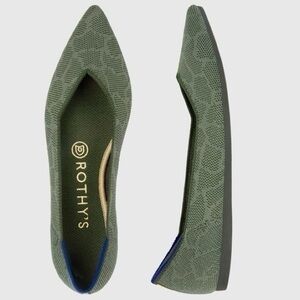 Rothy's The Point Safari Green Giraffe size 8